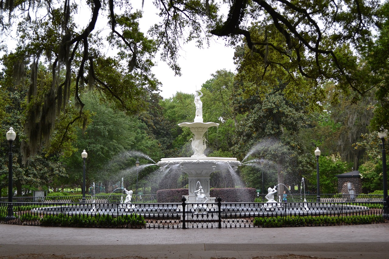 Savannah Georgia public square fountain